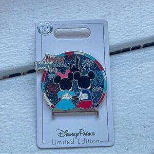 ❤️Disney Mickey and Minnie Pin